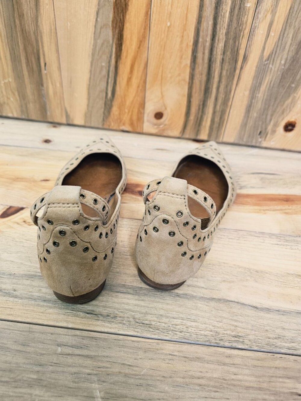 Frye Tan Leather Sienna Studded Pointed Flats Size 6 - Picture 4 of 7